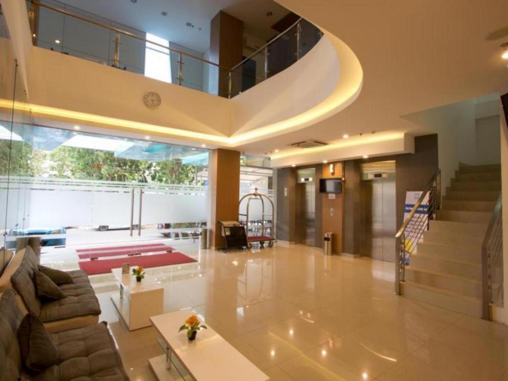 Hotel 88 Grogol By Wh Jakarta Exterior foto